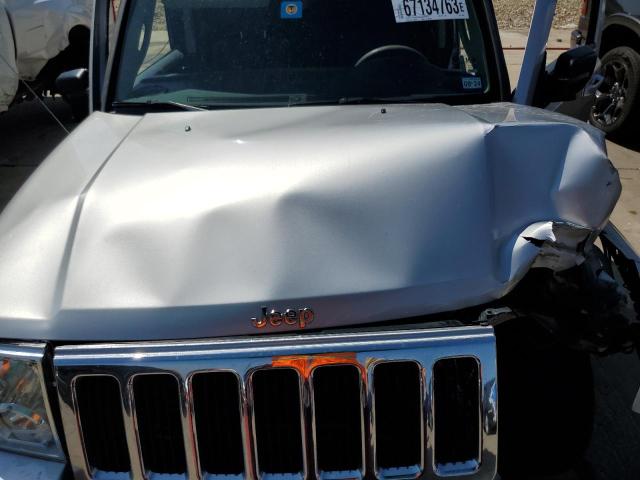 1J8HG48K48C149655 - 2008 JEEP COMMANDER SPORT Silber Foto 12