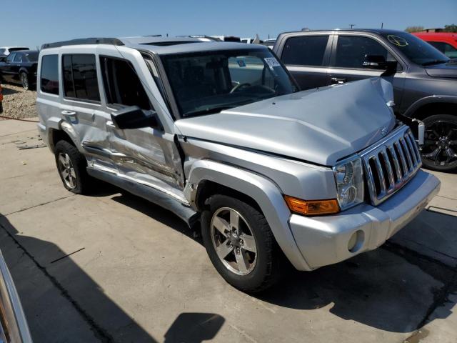 1J8HG48K48C149655 - 2008 JEEP COMMANDER SPORT SILVER photo 4