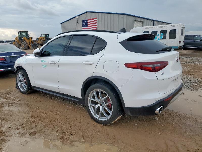 ZASPAKBN9K7C30198 - 2019 ALFA ROMEO STELVIO TI WHITE photo 2