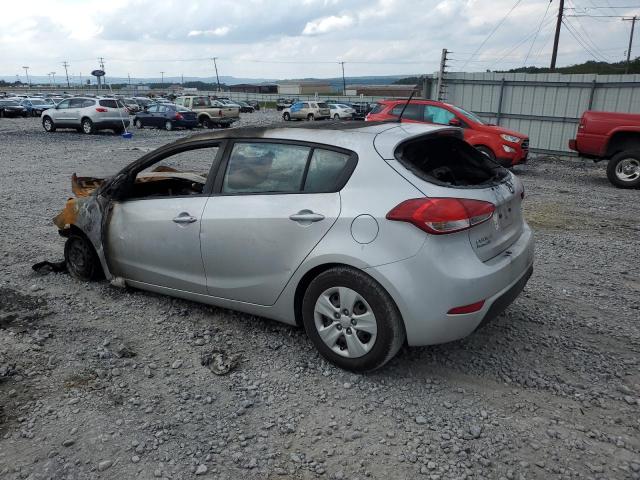 KNAFK5A89H5692910 - 2017 KIA FORTE LX SILVER photo 2