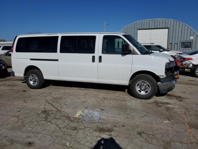 1GAZGPFP8J1181420 - 2018 CHEVROLET EXPRESS G3 LT WHITE photo 4