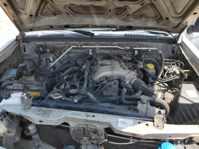 1N6ED29X54C472105 - 2004 NISSAN FRONTIER CREW CAB XE V6 SILVER photo 11