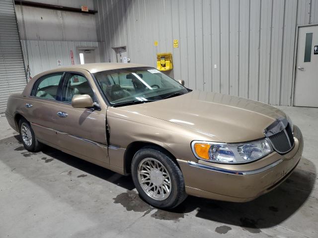 1LNFM81W9WY645090 - 1998 LINCOLN TOWN CAR EXECUTIVE GOLD photo 4