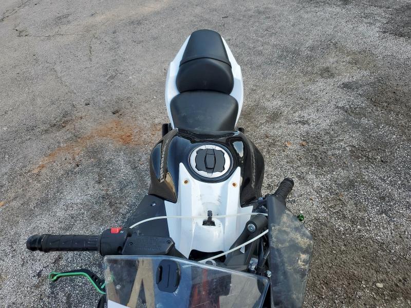 ML5EXER10SDAE6376 - 2025 KAWASAKI EX650 R WHITE photo 5