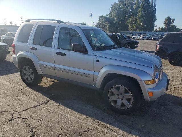 1J8GK58K65W562137 - 2005 JEEP LIBERTY LIMITED SILVER photo 4