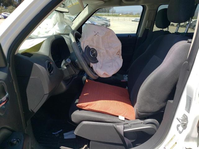 1C4NJRBB5HD141978 - 2017 JEEP PATRIOT SPORT WHITE photo 7