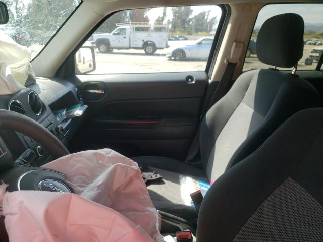 1C4NJRBB5HD141978 - 2017 JEEP PATRIOT SPORT WHITE photo 9