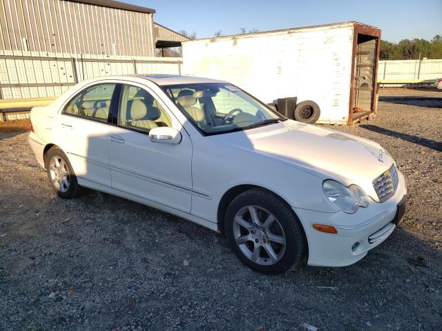 WDBRF92HX7F875153 - 2007 MERCEDES-BENZ C 280 4MATIC WHITE photo 4