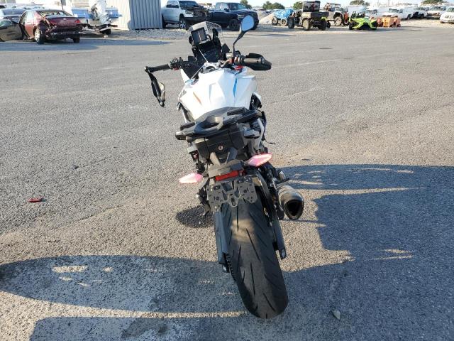 WB10P1306S6L52977 - 2025 BMW S 1000 XR WHITE photo 4