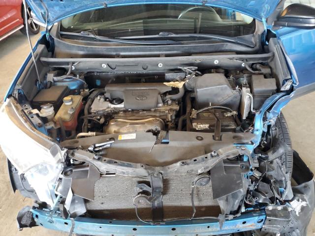 2T3BFREV7HW564039 - 2017 TOYOTA RAV4 LE 蓝色 照片 12