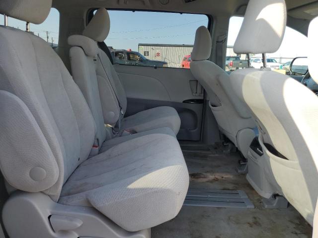 5TDKK3DC1ES414949 - 2014 TOYOTA SIENNA LE SILVER photo 11