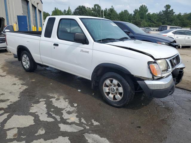 1N6DD26S4YC342438 - 2000 NISSAN FRONTIER KING CAB XE WHITE photo 4