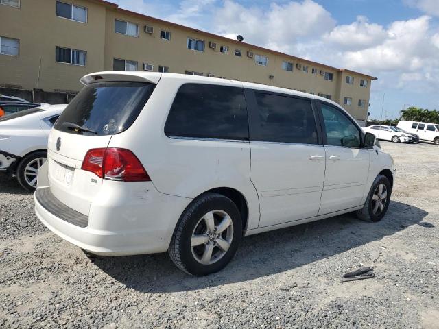 2V4RW3D13AR209319 - 2010 VOLKSWAGEN ROUTAN SE WHITE photo 3