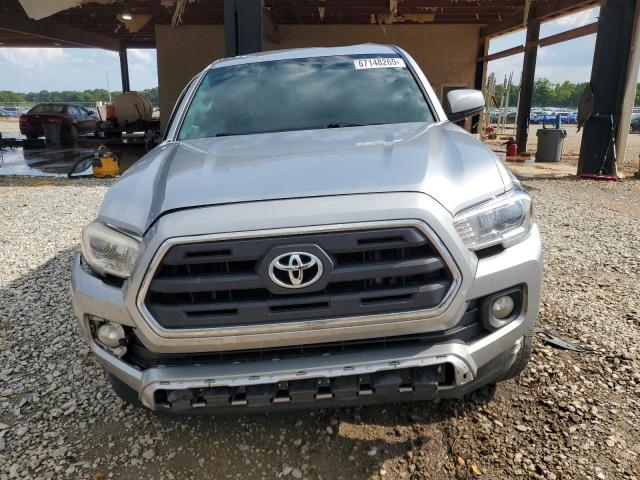 5TFAX5GN7HX084190 - 2017 TOYOTA TACOMA DOUBLE CAB ვერცხლისფერი ფოტო 5