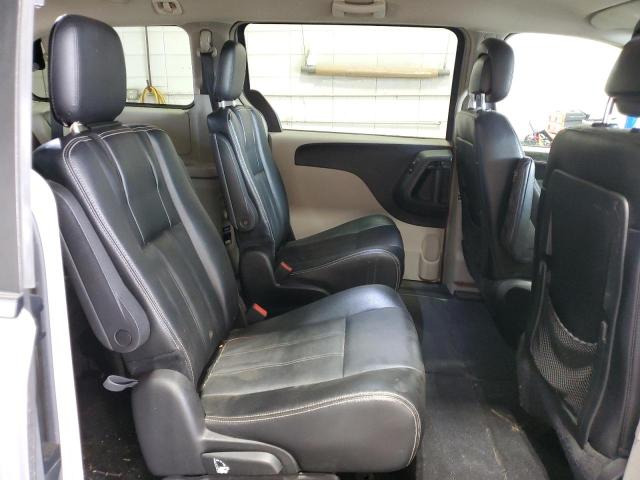 2C4RC1BG6FR654935 - 2015 CHRYSLER TOWN & COU TOURING SILVER photo 11