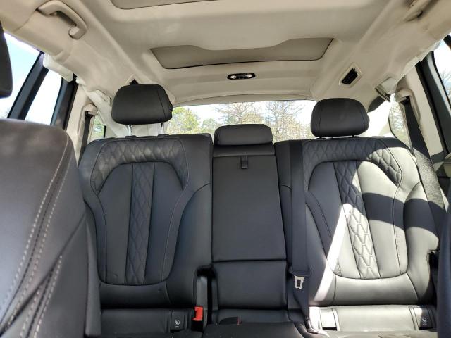 5UX23EM02R9S18763 - 2024 BMW X7 XDRIVE40I GRAY photo 10