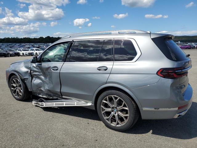 5UX23EM02R9S18763 - 2024 BMW X7 XDRIVE40I GRAY photo 2