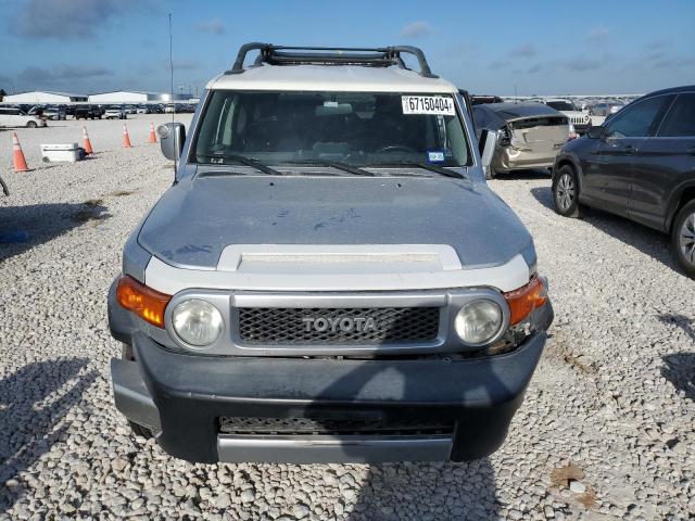 JTEZU11F670016102 - 2007 TOYOTA FJ CRUISER SILVER photo 5