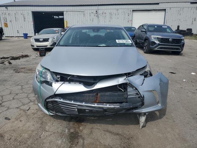 4T1BK1EB5JU285075 - 2018 TOYOTA AVALON XLE SILVER photo 5
