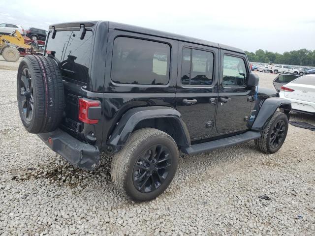 1C4JJXP69NW198960 - 2022 JEEP WRANGLER U SAHARA 4XE BLACK photo 3