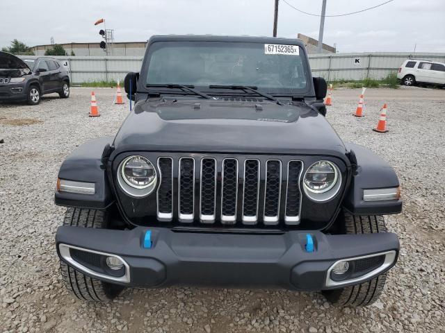 1C4JJXP69NW198960 - 2022 JEEP WRANGLER U SAHARA 4XE BLACK photo 5