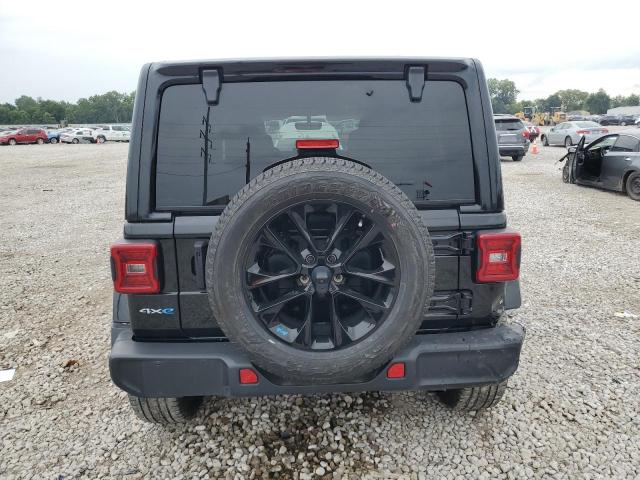 1C4JJXP69NW198960 - 2022 JEEP WRANGLER U SAHARA 4XE BLACK photo 6