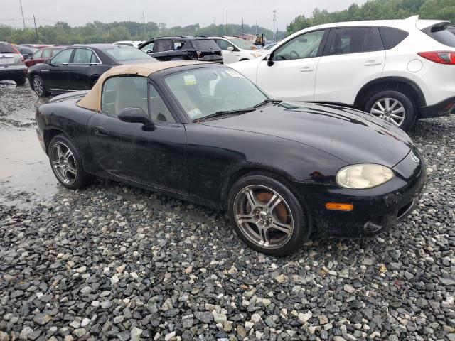 JM1NB353810205202 - 2001 MAZDA MX-5 MIATA BASE BLACK photo 4