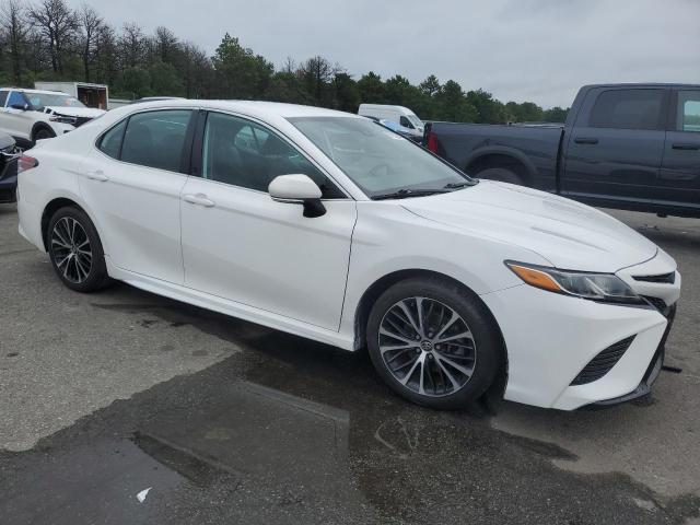 4T1B11HK2KU685899 - 2019 TOYOTA CAMRY L WHITE photo 4