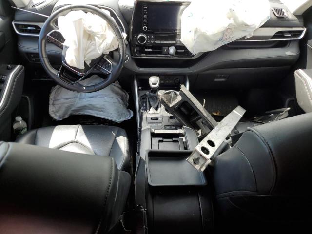 5TDGZRBH7LS038211 - 2020 TOYOTA HIGHLANDER XLE SILVER photo 8