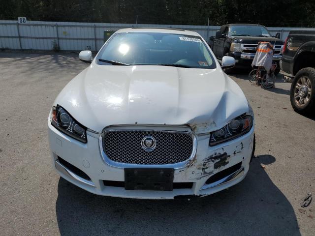 SAJWJ0EF2D8S85748 - 2013 JAGUAR XF WHITE photo 5