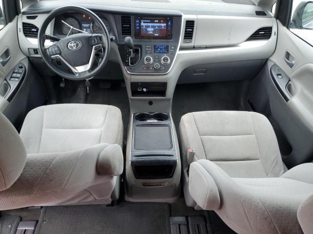 5TDKZ3DCXHS823225 - 2017 TOYOTA SIENNA LE ვერცხლისფერი ფოტო 8