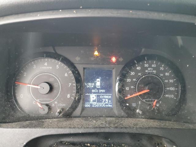 5TDKZ3DCXHS823225 - 2017 TOYOTA SIENNA LE ვერცხლისფერი ფოტო 9