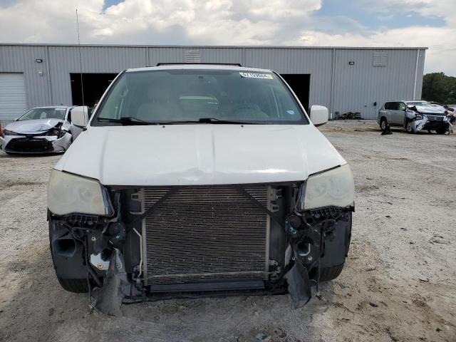 2A4RR8DG3BR676142 - 2011 CHRYSLER TOWN & COU TOURING L WHITE photo 5