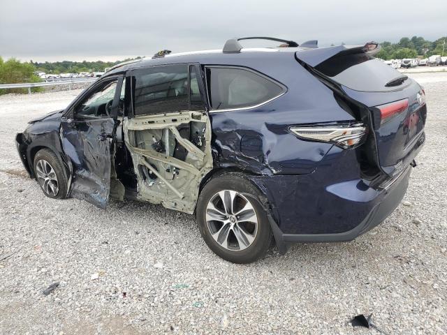 5TDGZRBH0NS197915 - 2022 TOYOTA HIGHLANDER XLE BLUE photo 2