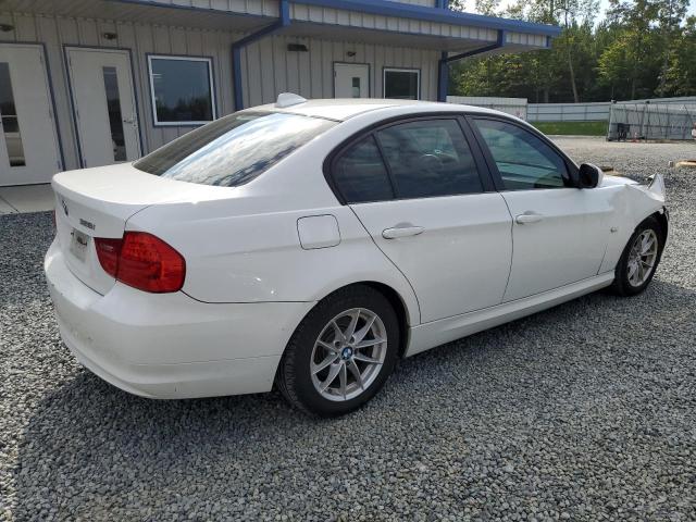 WBAPH5C53AA439889 - 2010 BMW 328 I SULEV WHITE photo 3