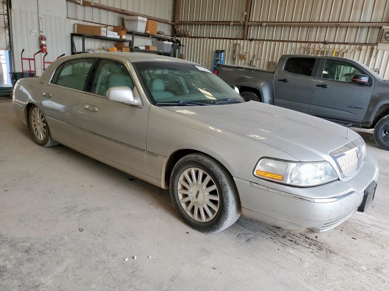 1LNHM81WX4Y656380 - 2004 LINCOLN TOWN CAR EXECUTIVE Արծաթագույն լուսանկար 4