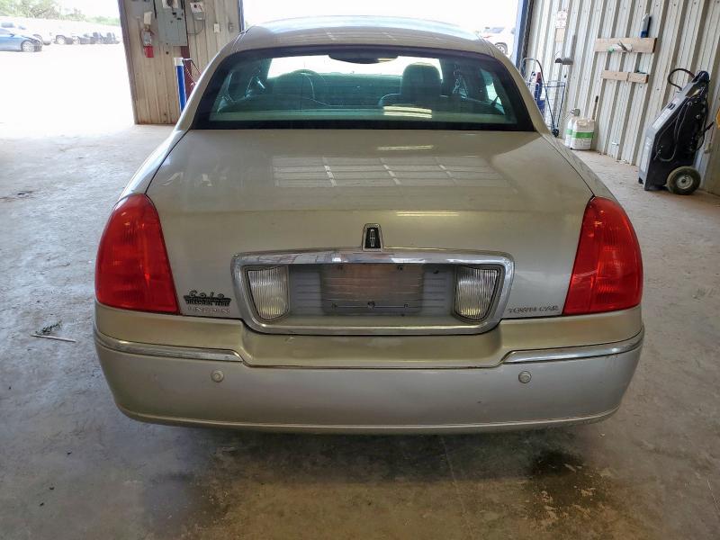 1LNHM81WX4Y656380 - 2004 LINCOLN TOWN CAR EXECUTIVE Արծաթագույն լուսանկար 6
