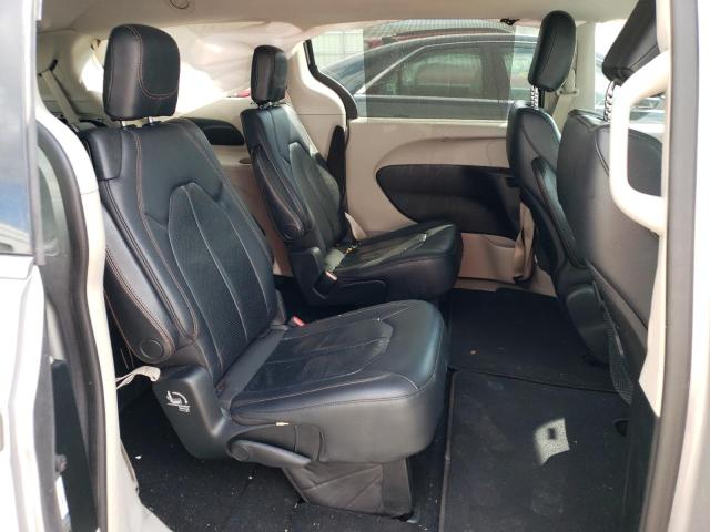 2C4RC1BG4JR142793 - 2018 CHRYSLER PACIFICA TOURING L SILVER photo 11