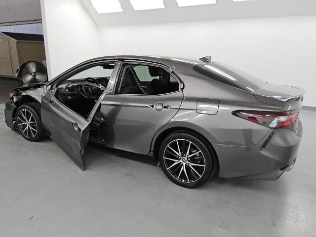 4T1G11AK2PU815462 - 2023 TOYOTA CAMRY SE NIGHT SHADE SILVER photo 2