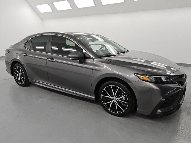 4T1G11AK2PU815462 - 2023 TOYOTA CAMRY SE NIGHT SHADE SILVER photo 4