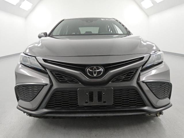 4T1G11AK2PU815462 - 2023 TOYOTA CAMRY SE NIGHT SHADE SILVER photo 5