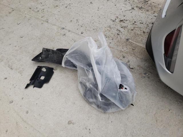 JTDKARFP4H3023175 - 2017 TOYOTA PRIUS PRIM 银色 照片 12