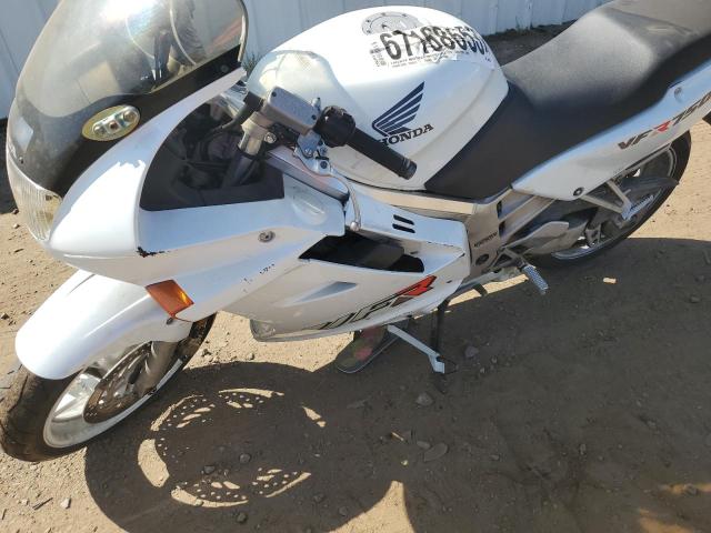 JH2RC3609PM300525 - 1993 HONDA VFR750 F WHITE photo 10