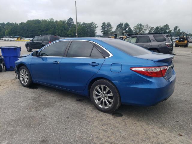 4T1BF1FK3HU669322 - 2017 TOYOTA CAMRY LE BLUE photo 2