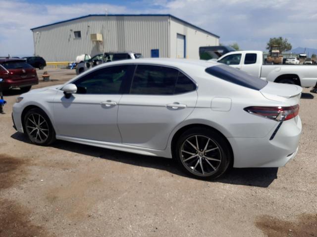 4T1G11AK6PU180388 - 2023 TOYOTA CAMRY SE NIGHT SHADE WHITE photo 2