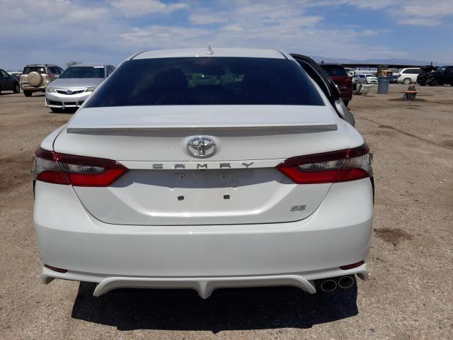 4T1G11AK6PU180388 - 2023 TOYOTA CAMRY SE NIGHT SHADE WHITE photo 6