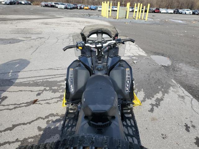 2BPSUDHDXHV000382 - 2017 SKI DOO MXZ BLACK photo 5