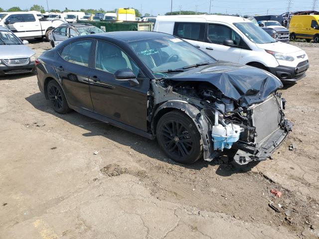 4T1DBADK5SU513183 - 2025 TOYOTA CAMRY XSE შავი ფოტო 4