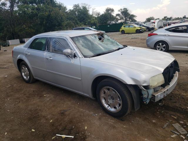 2C3JA53G75H675343 - 2005 CHRYSLER 300 TOURING SILVER photo 4