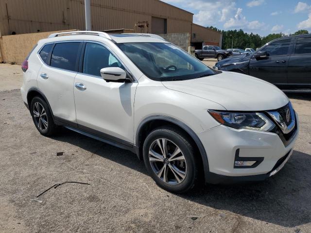 JN8AT2MT9KW262325 - 2019 NISSAN ROGUE S თეთრი ფოტო 4